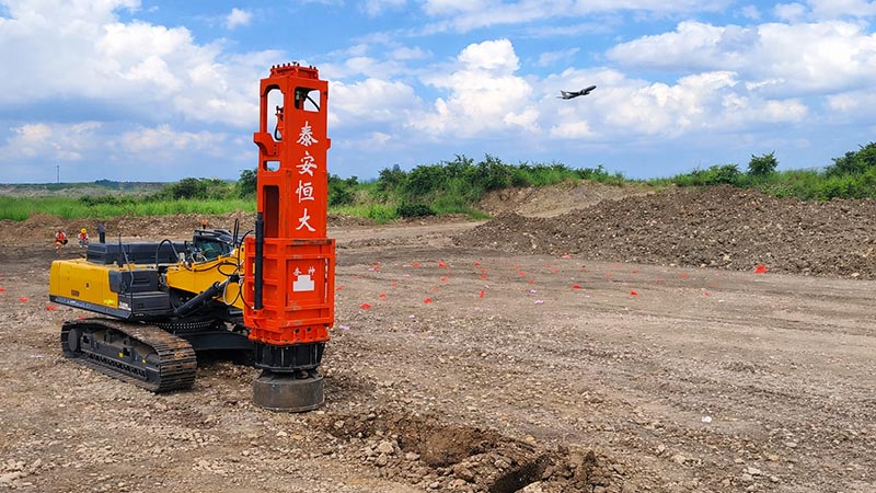 HC180 Rapid Impact Compaction Machine