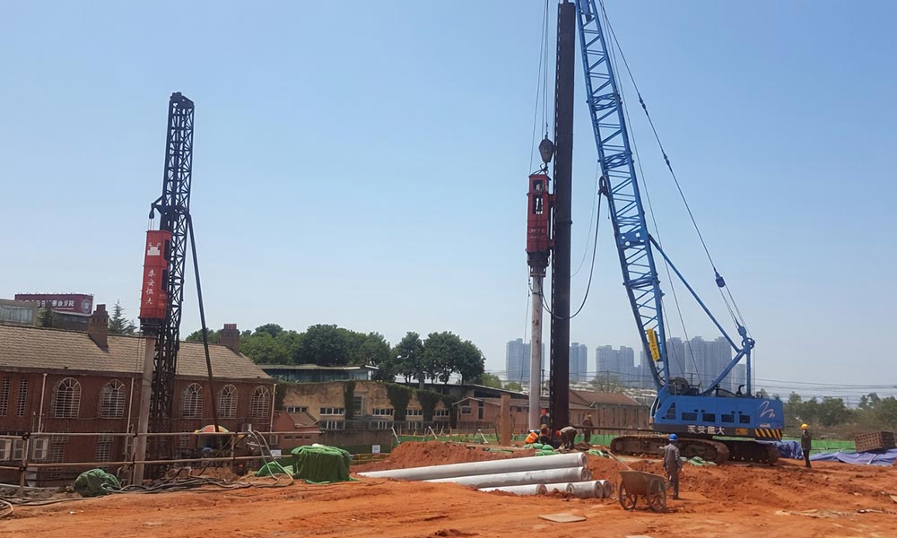 HH300 hydraulic pile hammer