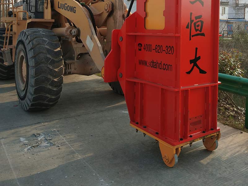 Hydraulic Breakers